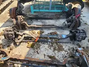 Used 2013 Isuzu Reach Front Axle, Complete (Stock #P-87595)) Part Image