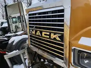 Used 2013 Mack CHU613 Grille (Stock #P-70537)) Part Image