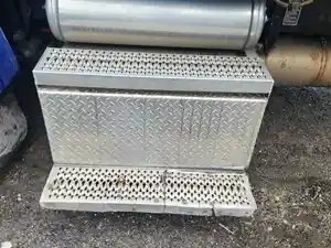 Used 2013 Peterbilt 337 Battery Box Cover (Stock #P-102270)) Part Image