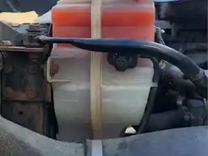 Used 2014 Freightliner Cascadia 113 Coolant Reservoir (Stock #P-67823)) Part Image