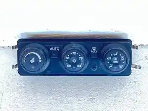 Used 2014 Kenworth T680 Heater/AC Control Assy (Stock #P-29994)) Part Image