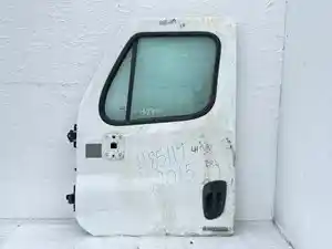 Used 2015 Freightliner Cascadia 113 Door (Stock #P-50307)) Part Image