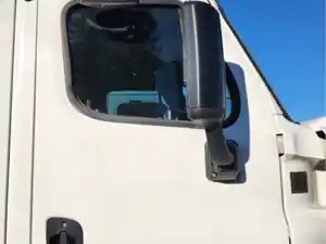 Used 2015 Freightliner Cascadia 125 Door (Stock #P-90641)) Part Image