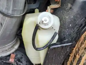 Used 2015 Isuzu NPR Radiator Overflow Bottle (Stock #P-110621)) Part Image