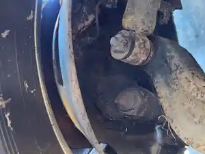 Used 2015 Isuzu NPR Spindle/Knuckle (Stock #P-110583)) Part Image