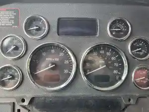 Used 2015 Peterbilt 365 Instrument Cluster (Stock #P-79932)) Part Image