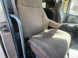 Used 2015 Volvo VNL Seat (Stock #P-113643)) Part Image