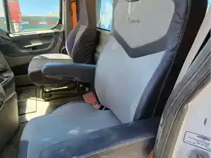 Used 2016 Freightliner Cascadia 113 Seat (Stock #P-101287)) Part Image