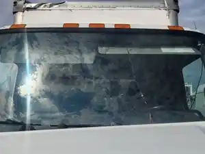 Used 2016 Hino 268 Windshield Glass (Stock #P-99207)) Part Image