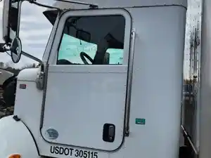 Used 2016 Peterbilt 337 Cab (Stock #P-500613)) Part Image