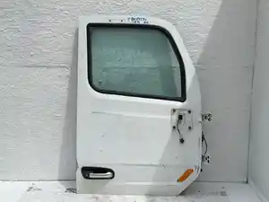 Used 2016 Peterbilt 567 Door (Stock #P-85725)) Part Image