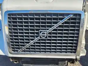 Used 2016 Volvo VNL Grille (Stock #P-497128)) Part Image