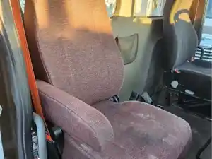 Used 2017 Freightliner Cascadia 113 Seat (Stock #P-113972)) Part Image