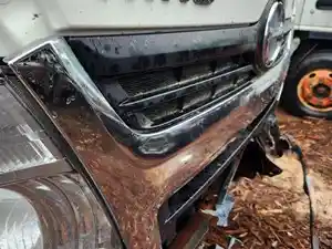 Used 2017 Hino 195 Grille (Stock #P-102189)) Part Image