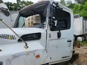 Used 2017 Hino 268 Cab (Stock #P-80434)) Part Image