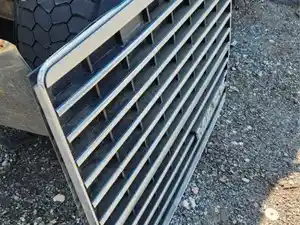 Used 2017 Mack CHU613 Grille (Stock #P-104681)) Part Image