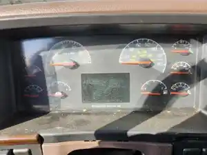 Used 2017 Volvo VNL Instrument Cluster (Stock #P-498226)) Part Image