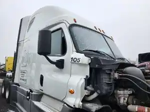 Used 2018 Freightliner Cascadia 125 Cab (Stock #P-499073)) Part Image