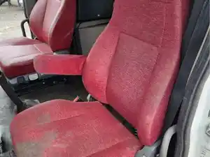 Used 2018 Freightliner Cascadia 125 Seat (Stock #P-505553)) Part Image