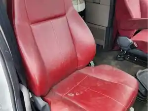 Used 2018 Freightliner Cascadia 125 Seat (Stock #P-505554)) Part Image