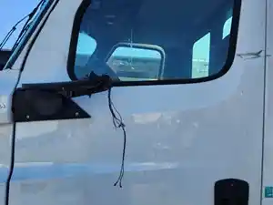 Used 2018 Freightliner Cascadia 126 Door (Stock #P-97105)) Part Image