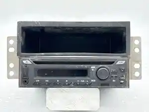 Used 2018 Isuzu FTR Radio (Stock #P-92881)) Part Image