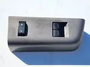 Used 2019 Ford F-650 Door Electric Switch (Stock #P-498758)) Part Image
