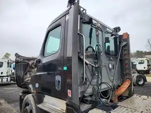 Used 2019 Freightliner Cascadia 116 Day Cab Cab (Stock #P-114985)) Part Image