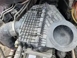 Used 2019 Freightliner Cascadia 126 Air Cleaner (Stock #P-498982)) Part Image