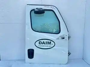 Used 2019 Freightliner Cascadia 126 Door (Stock #P-94670)) Part Image