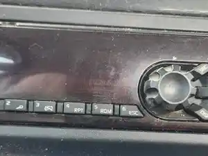 Used 2019 International LT625 Radio (Stock #P-103235)) Part Image