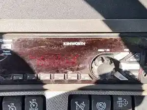Used 2019 Kenworth T680 Radio (Stock #P-491410)) Part Image