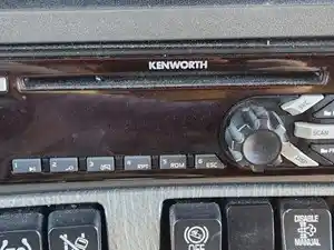 Used 2019 Kenworth T680 Radio (Stock #P-112718)) Part Image