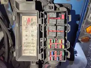 Used 2019 Peterbilt 389 Fuse Box (Stock #P-511042)) Part Image