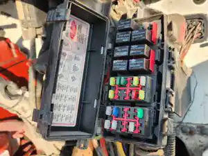 Used 2019 Peterbilt 389 Fuse Box (Stock #P-509851)) Part Image