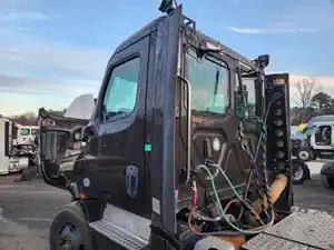 Used 2020 Freightliner Cascadia 116 Day Cab Cab (Stock #P-115119)) Part Image