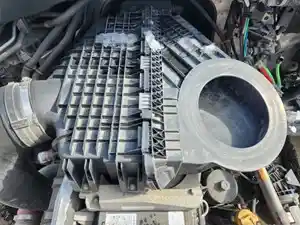 Used 2020 Freightliner Cascadia 126 Air Cleaner (Stock #P-498336)) Part Image