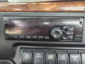 Used 2020 International RH613 Radio (Stock #P-103747)) Part Image