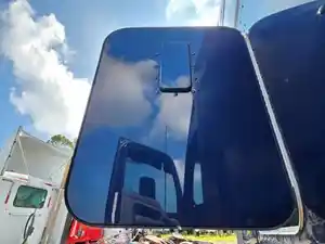 Used 2020 Kenworth T680 Access Door (Stock #P-107218)) Part Image