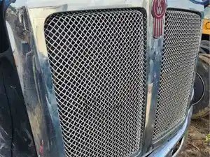 Used 2020 Kenworth T680 Grille (Stock #P-111261)) Part Image