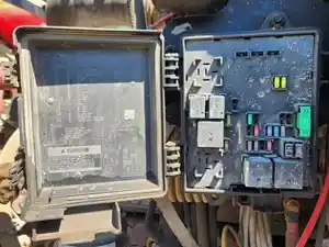 Used 2020 Mack Pinnacle Fuse Box (Stock #P-504565)) Part Image