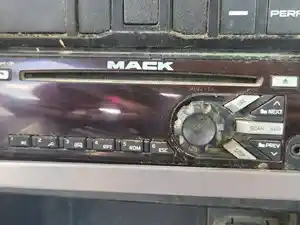 Used 2020 Mack Pinnacle Radio (Stock #P-504598)) Part Image