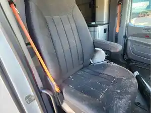 Used 2020 Peterbilt 579 Seat (Stock #P-507922)) Part Image