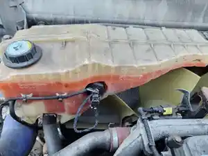 Used 2020 Western Star 5700 Radiator Overflow Bottle (Stock #P-494435)) Part Image