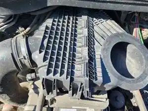 Used 2021 Freightliner Cascadia 126 Air Cleaner (Stock #P-500944)) Part Image
