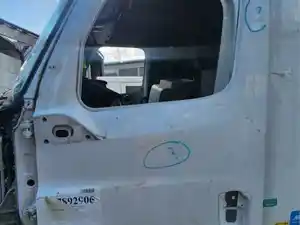 Used 2021 Freightliner Cascadia 126 Door (Stock #P-79505)) Part Image