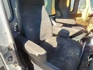 Used 2021 Kenworth T370 Seat (Stock #P-493338)) Part Image