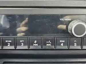Used 2022 International LT625 Radio (Stock #P-101978)) Part Image