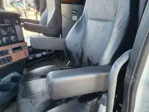 Used 2023 Freightliner Cascadia 126 Seat (Stock #P-510384)) Part Image