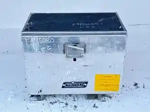 Used Tool Box (Stock #P-495080)) Part Image
